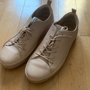 Ecco pink leather shoes